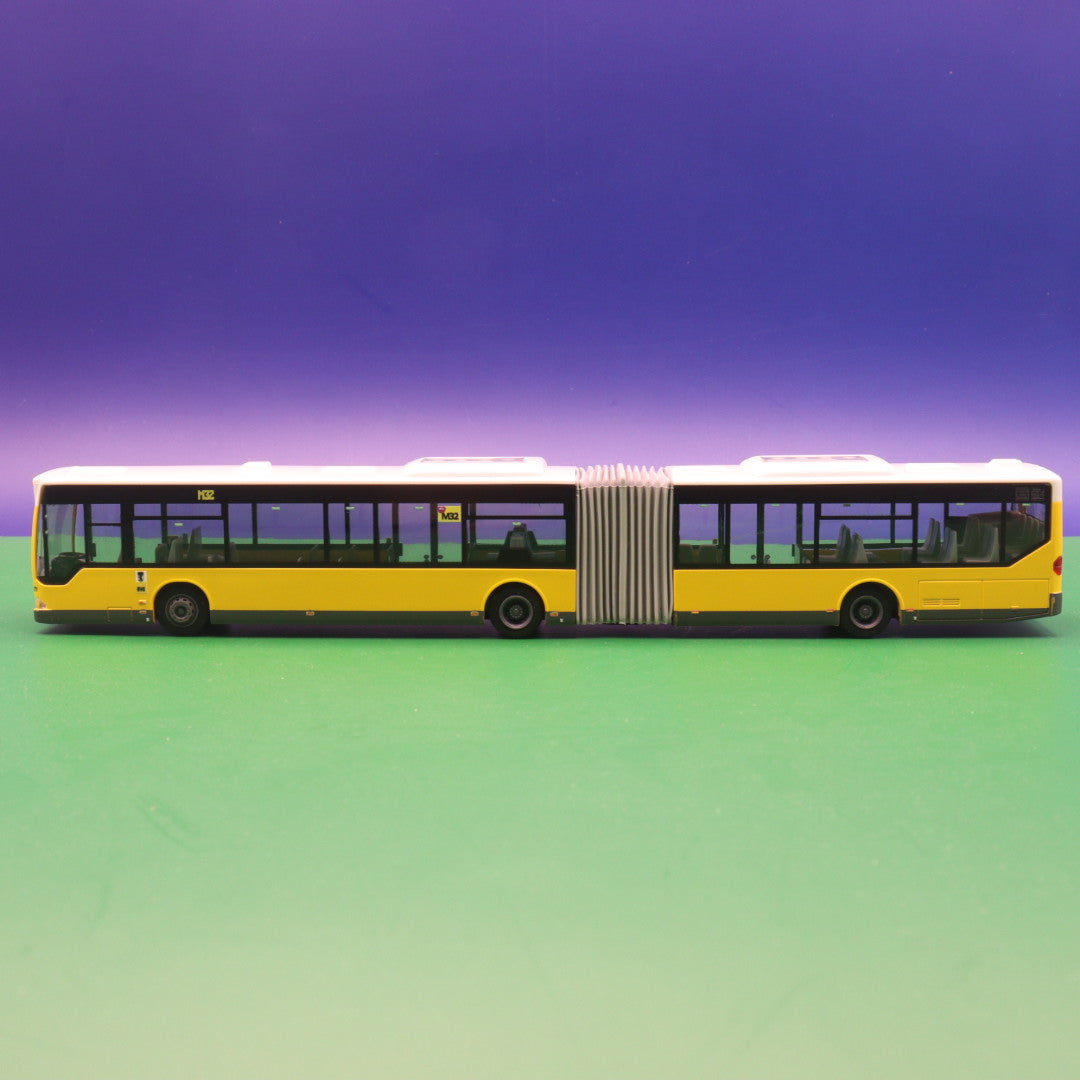 Mercedes Benz O530 Citaro G - BVG Berlin - Linie M32 - Modellbus Rietze 69964