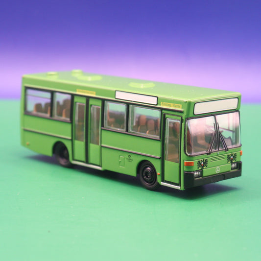 Mercedes Benz O402 - Stadtwerke Lübeck - Modellbus Brekina 52278