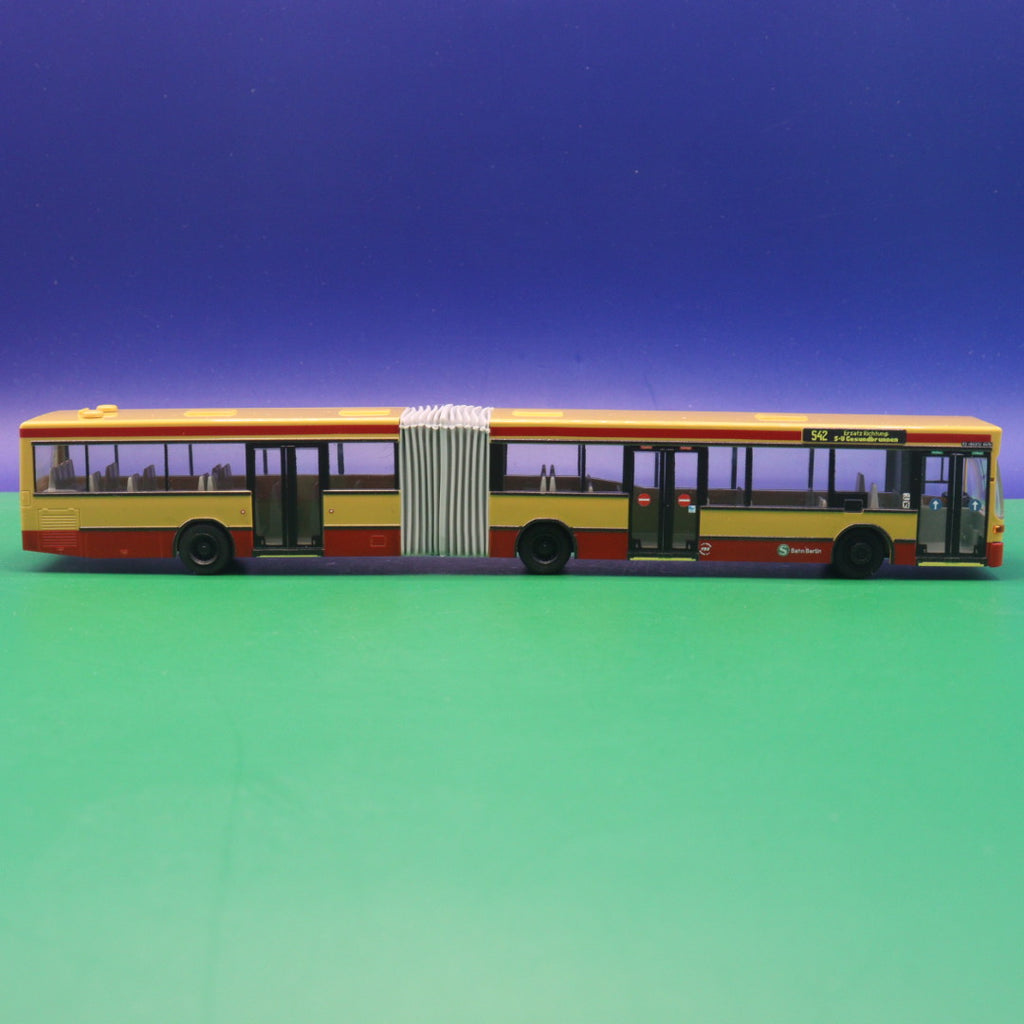 Mercedes Benz O405 GN 2 - DB S Bahn BVG Berlin - Linie S42 Ersatz Richtung S+U Gesundbrunnen - Modellbus Rietze 76425