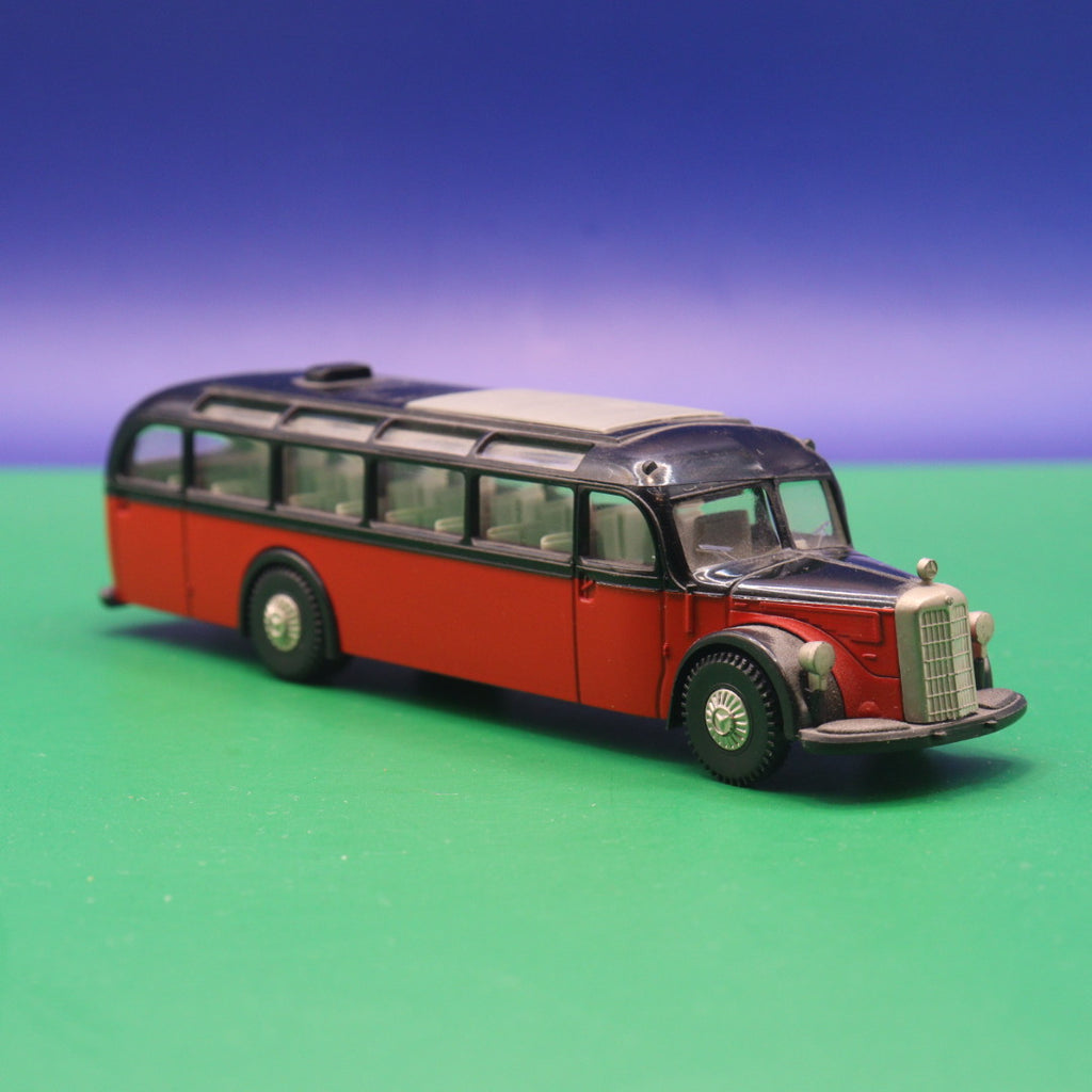 Mercedes Benz O 5000 - Rot Schwarz - Gebraucht, Ohne OVP - Modellbus Brekina