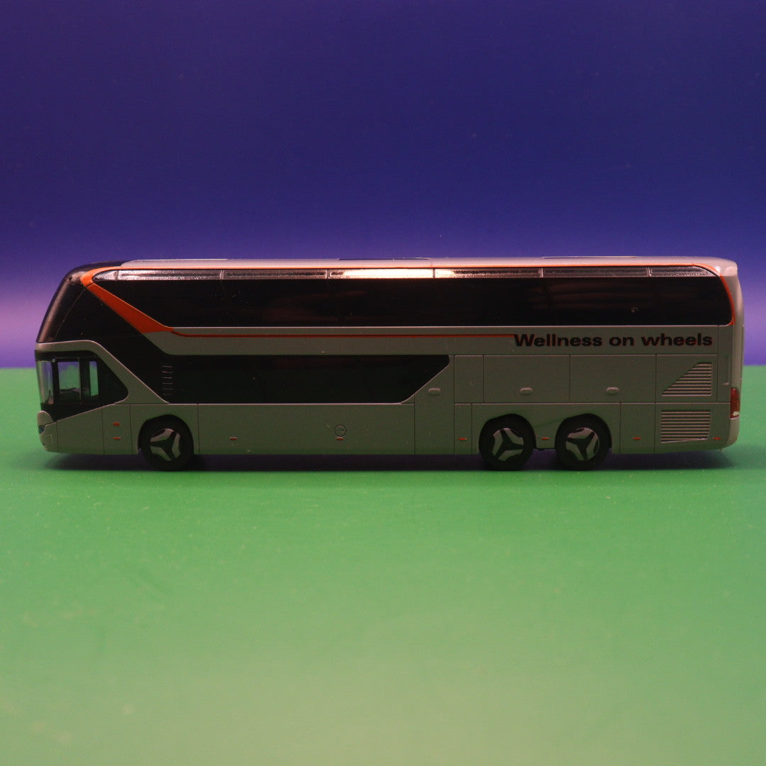 Neoplan Skyliner - Wellness on wheels - MAN Truck & Bus SE - Modellbus Rietze 69057