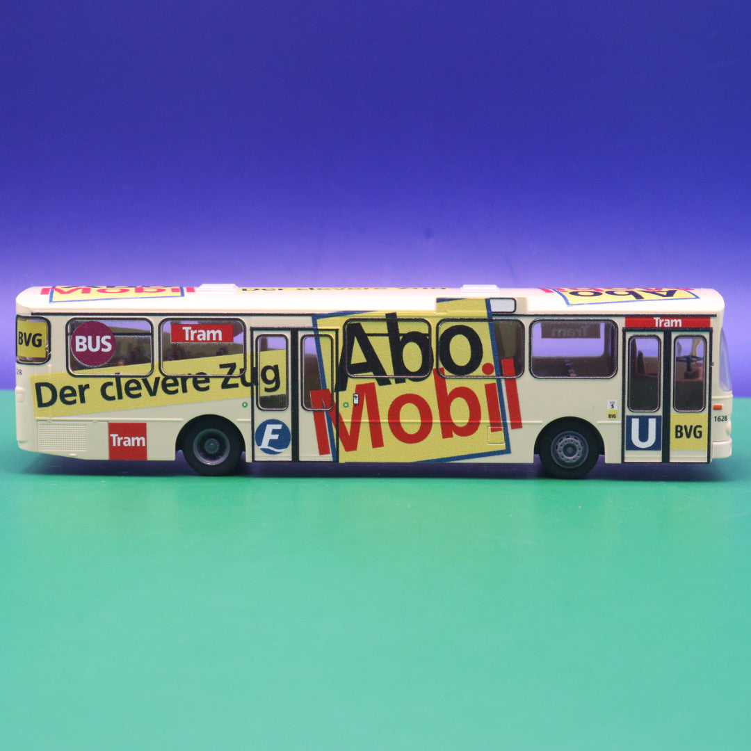 Mercedes Benz O 305 - BVG Berlin - Abo Mobil - Ziel: Betriebshof Indira Gandhi Str - Modellbus Rietze 74308