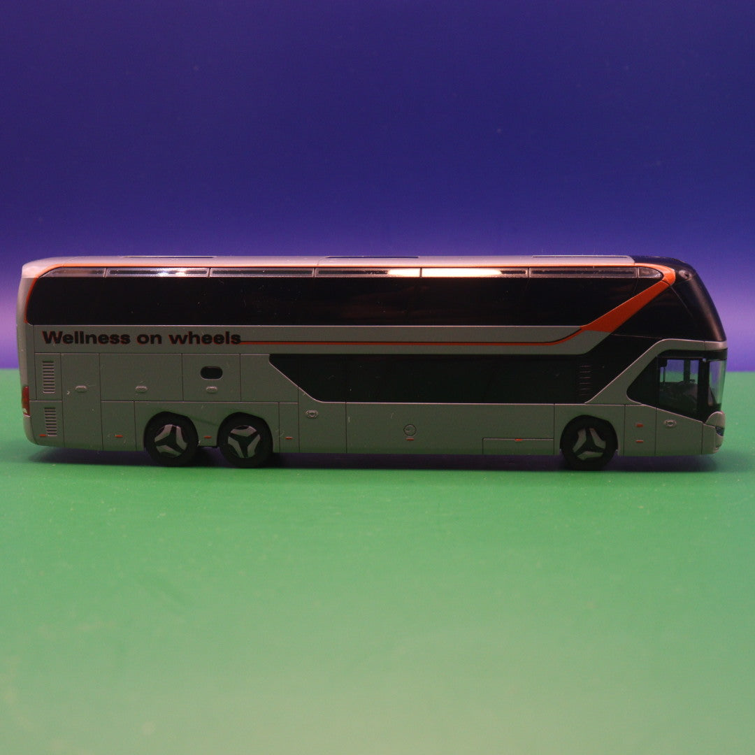 Neoplan Skyliner - Wellness on wheels - MAN Truck & Bus SE - Modellbus Rietze 69057