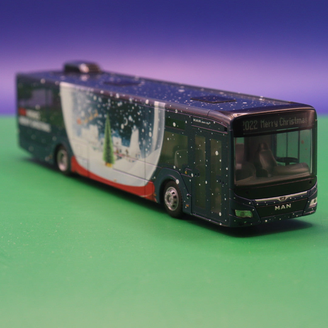 MAN New Lions City 12 - MAN wishes Merry Christmas - Weihnachtsbus 2022 - MAN Truck & Bus SE - Modellbus Rietze 75367
