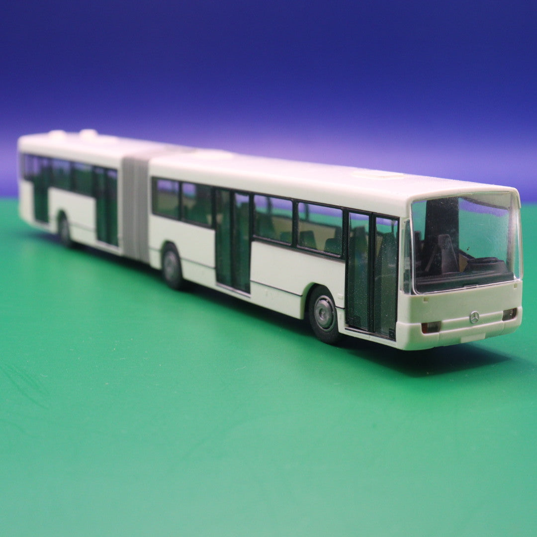 Mercedes Benz O345 - Weiß - Ohne Spiegel - Modellbus Rietze