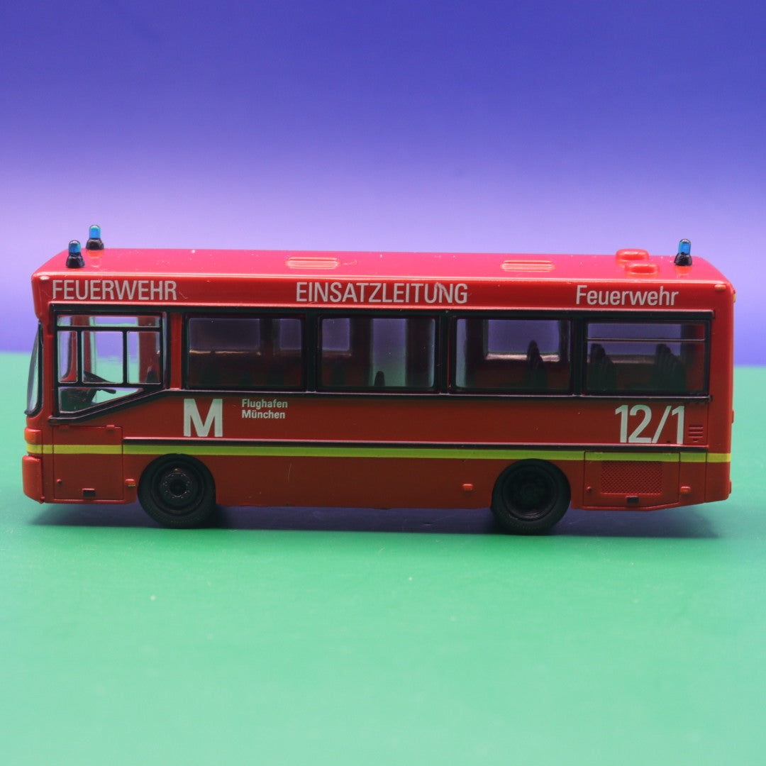 Mercedes Benz O 402 - Feuerwehr Flughafen München Einsatzleitung - Modellbus Brekina 52283