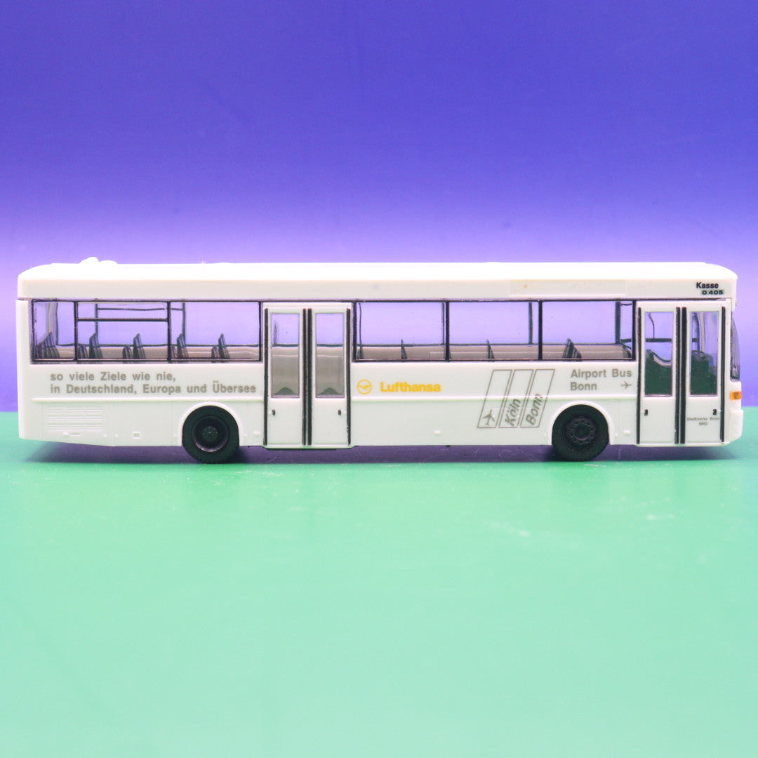 Mercedes Benz O405 - Lufthansa - Köln Bonn Airport - Linie 670 Flughafen Köln Bonn - Modellbus Kembel (OVP BESCHÄDIGT (SPIEGEL FEHLEN))