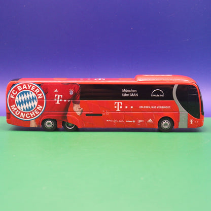 MAN Lions Coach Supreme L - FC Bayern München - Ohne Spiegel - Modellbus Rietze