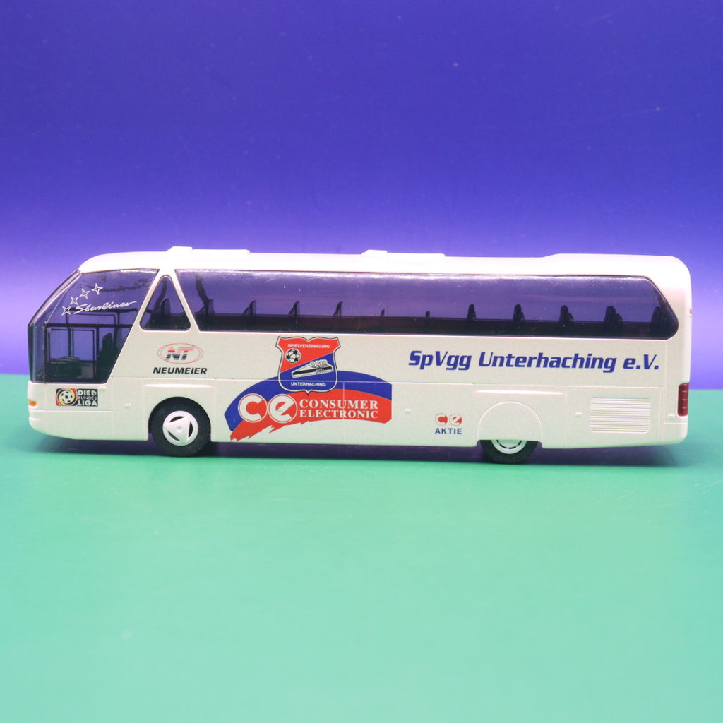 Neoplan Starliner N 516 SHD - SpVgg Unterhaching eV - Spielvereinigung Unterhaching - Gebraucht ohne Spiegel - Modellbus Rietze