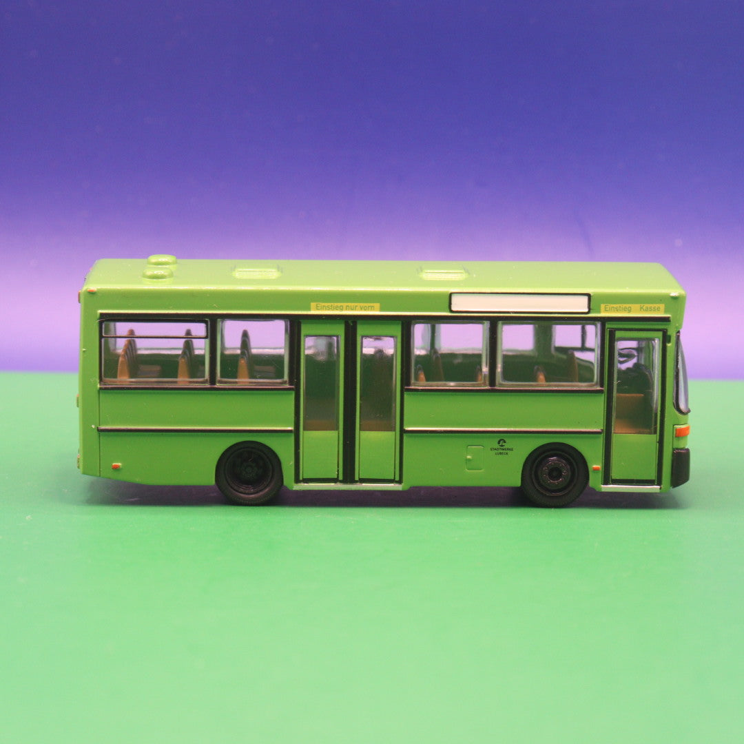 Mercedes Benz O402 - Stadtwerke Lübeck - Modellbus Brekina 52278