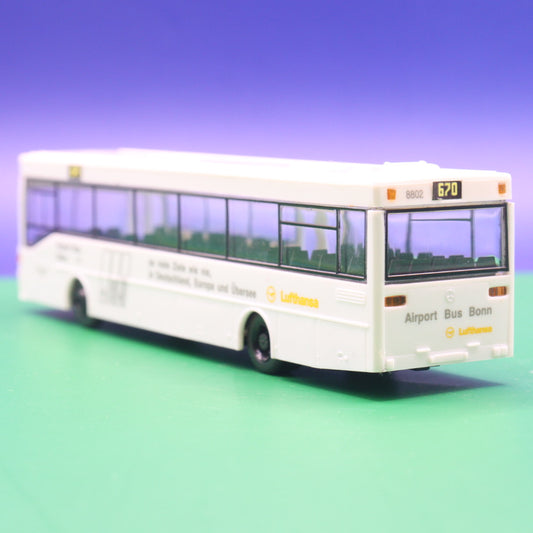 Mercedes Benz O405 - Lufthansa - Köln Bonn Airport - Linie 670 Flughafen Köln Bonn - Modellbus Kembel (OVP BESCHÄDIGT (SPIEGEL FEHLEN))