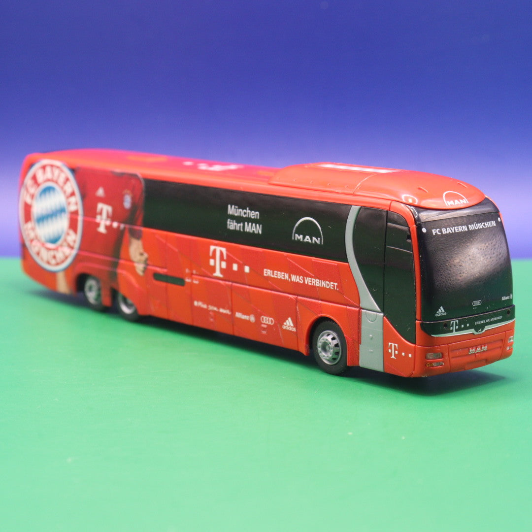 MAN Lions Coach Supreme L - FC Bayern München - Ohne Spiegel - Modellbus Rietze