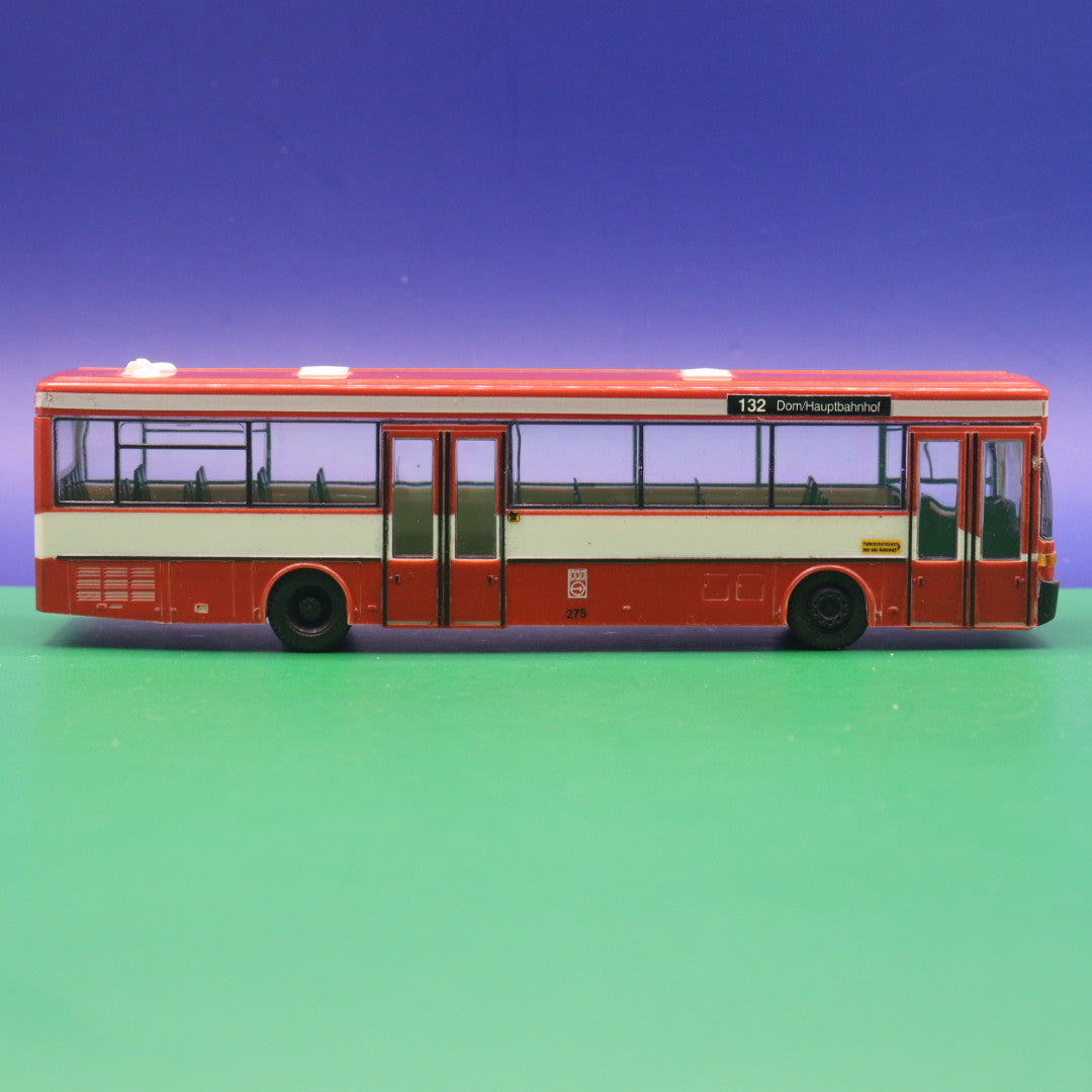Mercedes Benz O405 - KVB Köln - Linie 132 Dom Hauptbahnhof - Modellbus Rietze 71810 (OHNE SPIEGEL, OHNE SCHEIBENWISCHER!)