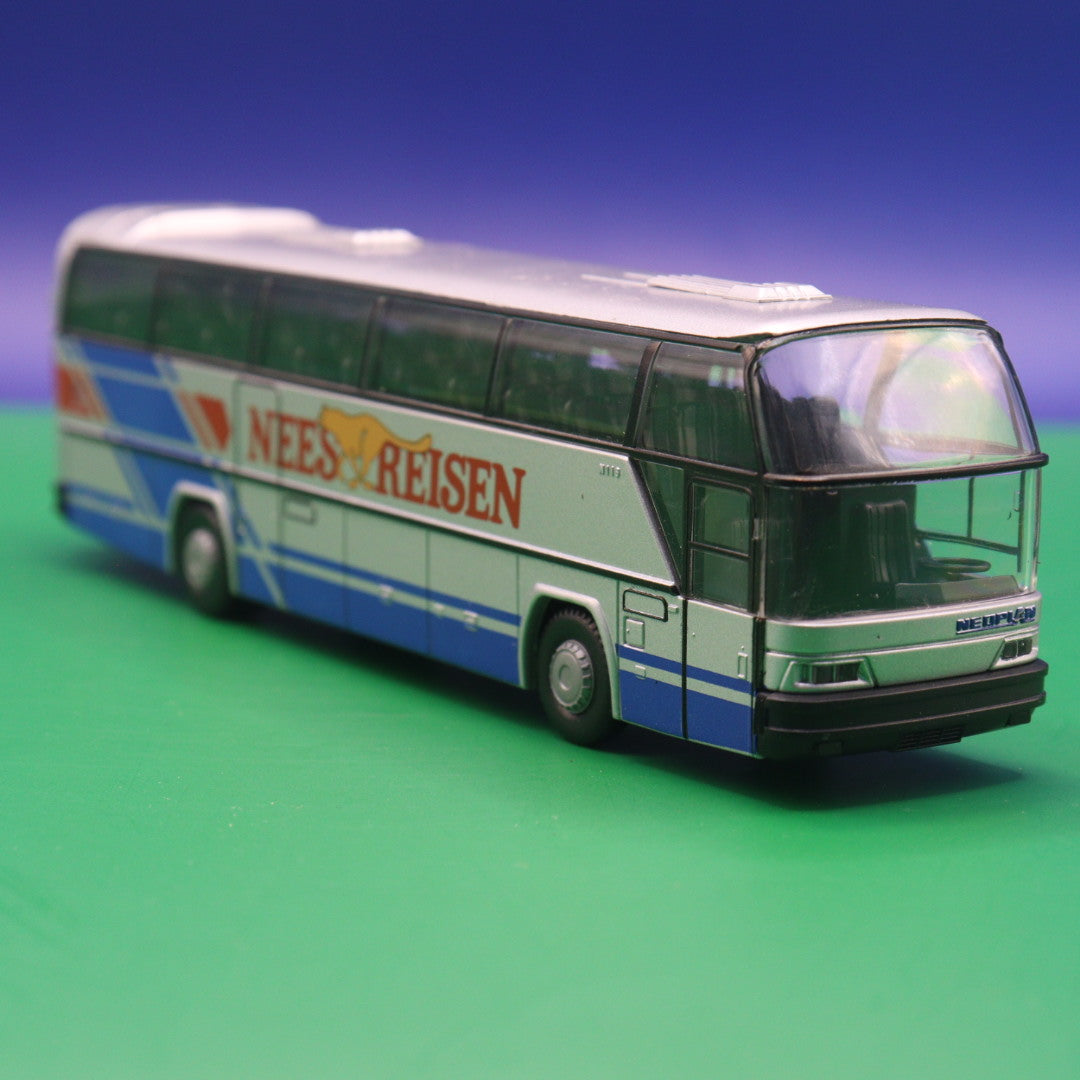 Neoplan Cityliner - Nees Reisen mit Kofferanhänger - Ohne zurüstteile - Modellbus Rietze
