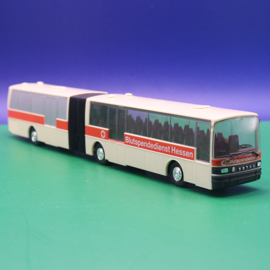 Setra S 221 UL - Blutsendedienst Hessen - Gebraucht, Ohne OVP - Modellbus Herpa