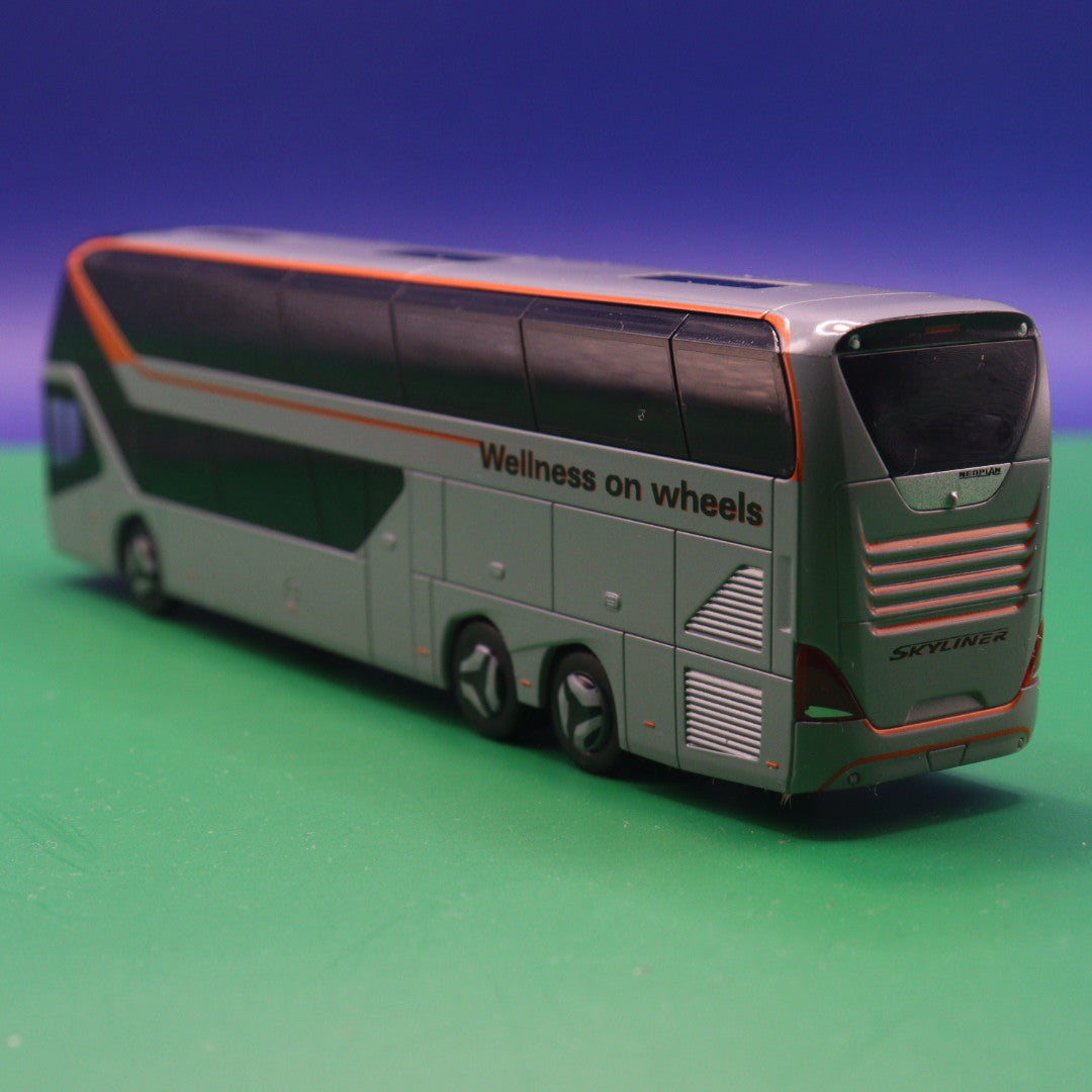 Neoplan Skyliner - Wellness on wheels - MAN Truck & Bus SE - Modellbus Rietze 69057