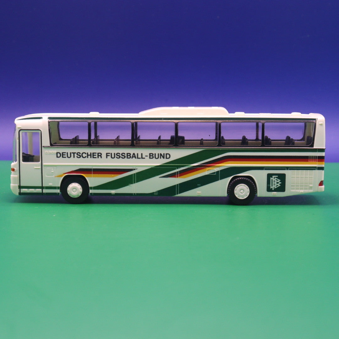 Mercedes Benz O303 RHD - Deutscher Fußball Bund - Ohne Zurüstteile - Modellbus Rietze