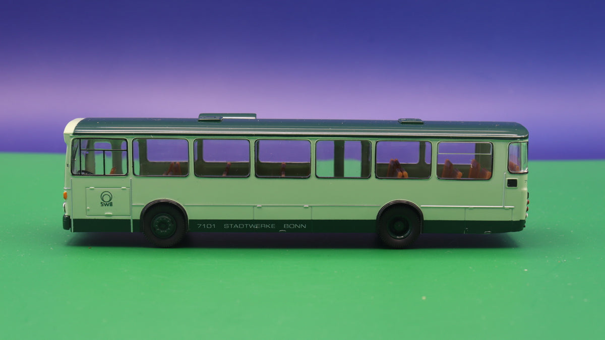 Mercedes Benz O305 - Stadtwerke Bonn - Fahrschule - Modellbus Brekina *mit Vitrine